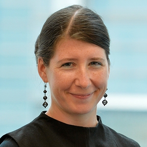 Dr Zsoka Koczan